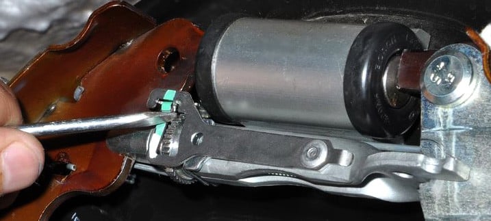 Brake Shoes Drum Clearance Adjustment