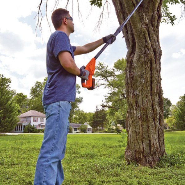 How to oil chain and bar on Black & Decker LPP120 Pole Pruning Chainsaw 
