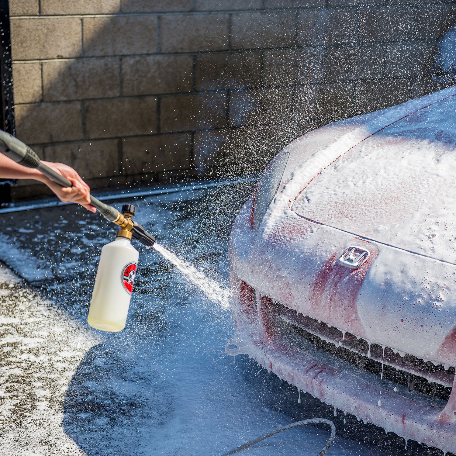 Chemical Guys - Happy Foam Friday! What are you foaming this weekend? Make  the best use out of your favorite Chemical Guys soap with the TORQ  Professional Snow Foam Cannon! This foam
