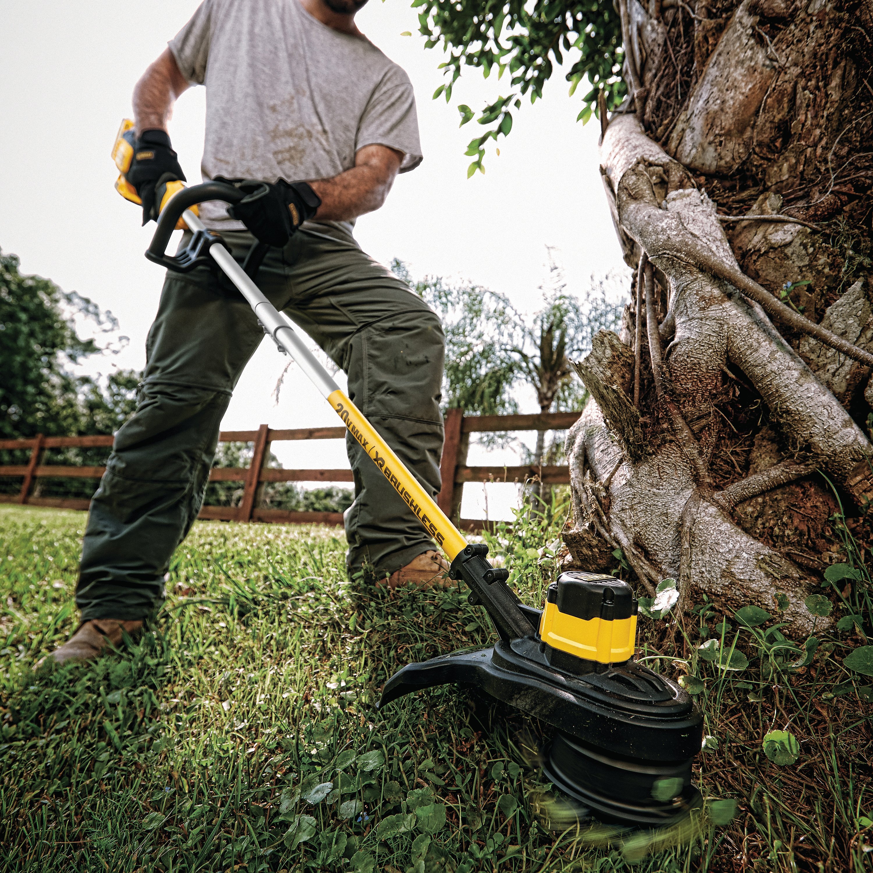 DeWALT® DCST920P1 - 20V Max String Trimmer - TOOLSiD.com