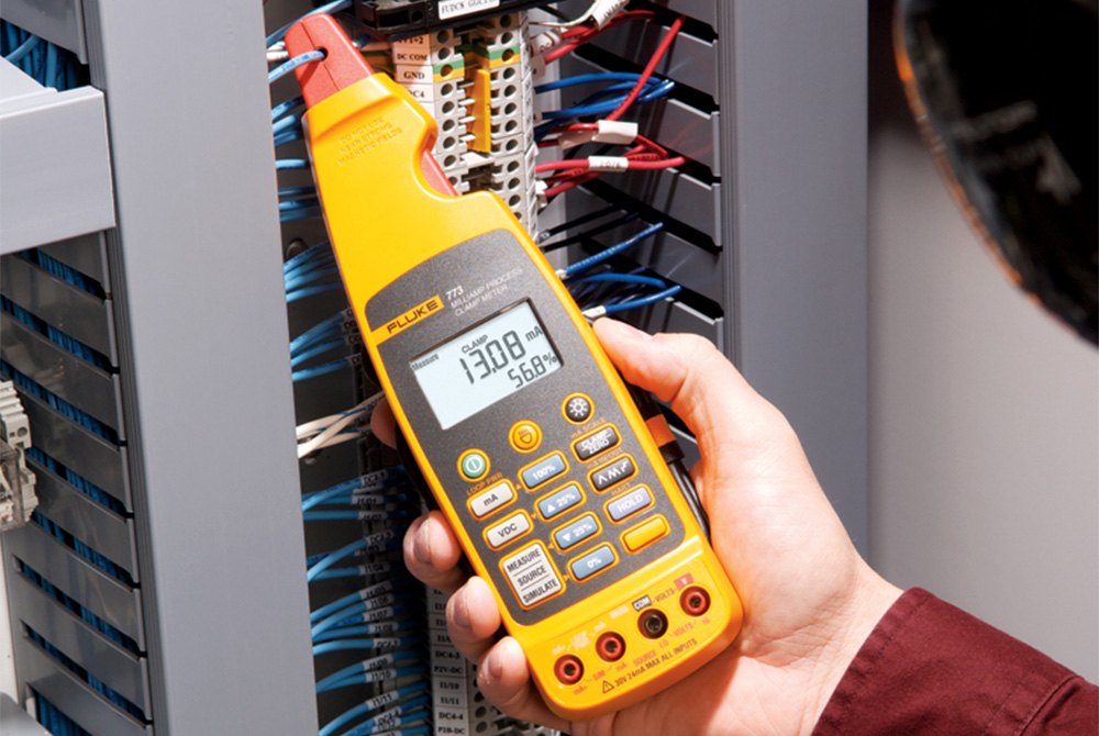 Fluke на русском. Калибратор-мультиметр Fluke-773. Калибратор Флюк. Fluke 337. Калибратор-мультиметр Fluke-771 638446.